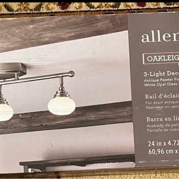 Three light Ceiling Track Light - Picture 2 of 5